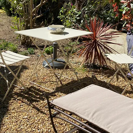Le Clos De La Chevre Sud Bed & Breakfast