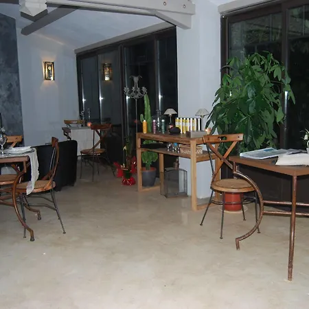 Le Clos De La Chevre Sud Bed & Breakfast